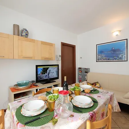 Centrale Apartment Laveno